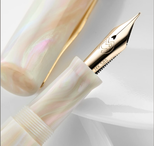 Magna Carta Mag 1000 Fountain Pen - Opal