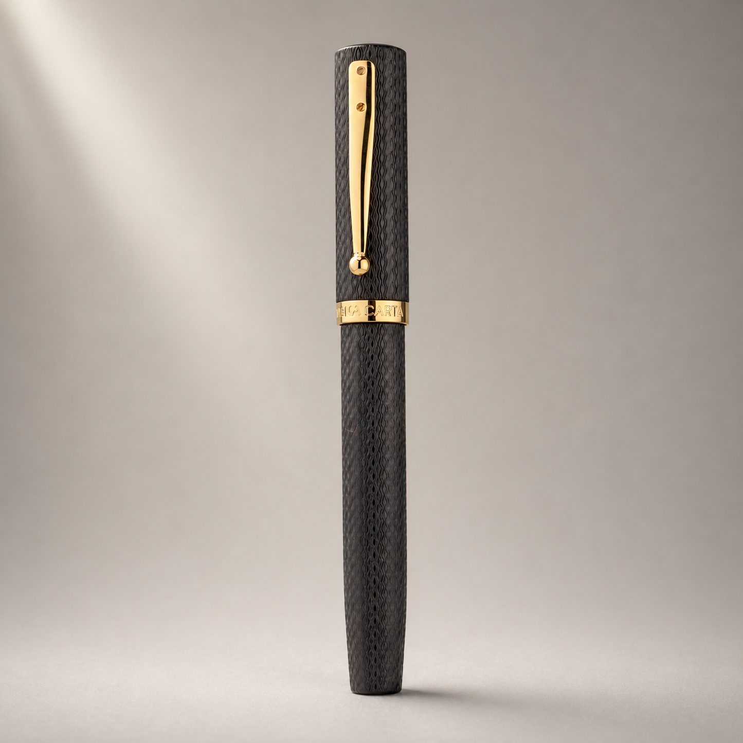 Mag 600 - Black Ebonite